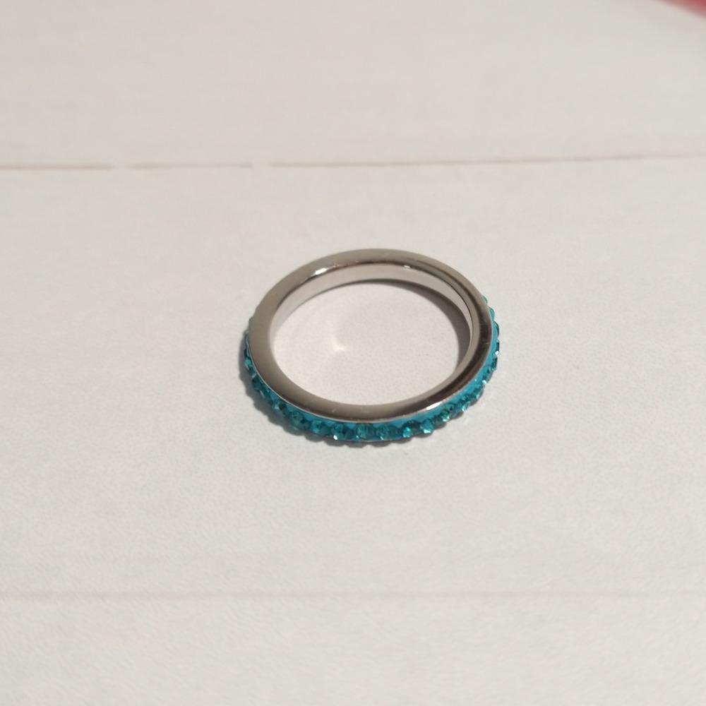 Eternity Band Ring Blue Rhinestone Silver Tone Stackable Women's Size 6 - Picture 5 of 7